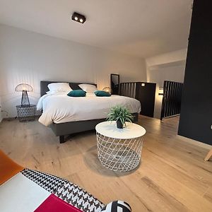 -1331- Chambres A Louer
